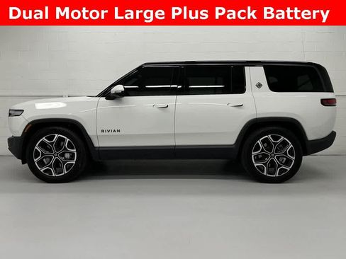 Used 2025 Rivian R1S Adventure image 3