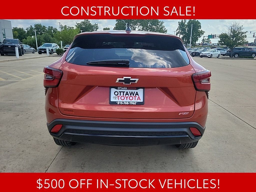 Used 2024 Chevrolet Trax RS FWD image 5