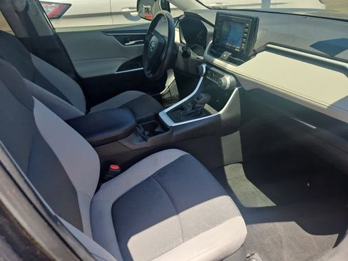 Used 2021 Toyota RAV4 XLE FWD image 13