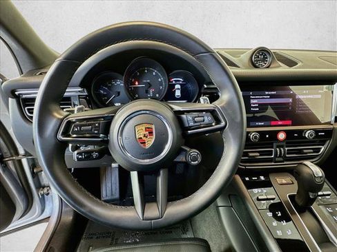 Certified 2026 Porsche Macan AWD/4WD image 14