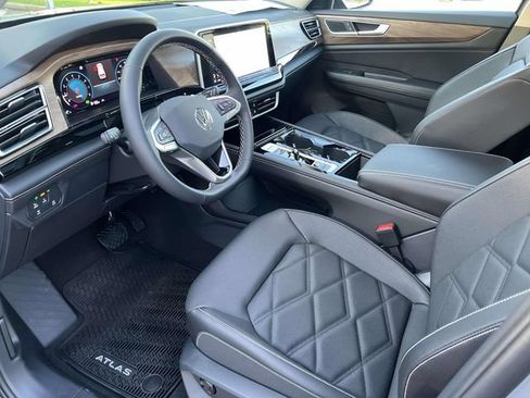 New 2026 Volkswagen Atlas SE FWD image 12