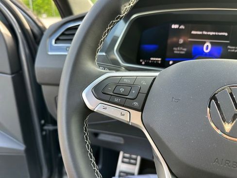 Used 2023 Volkswagen Tiguan SE R-Line image 23