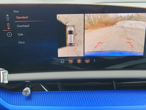 New 2026 Cadillac Optiq Luxury 2 image 25