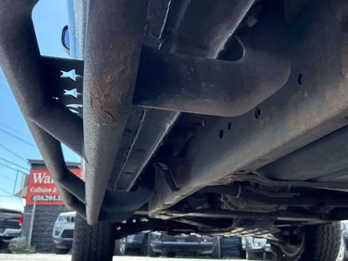 Used 2019 Nissan Titan SV AWD/4WD image 8
