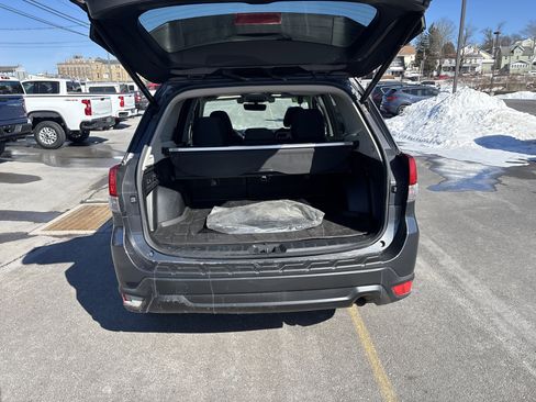 Used 2020 Subaru Forester Premium image 5