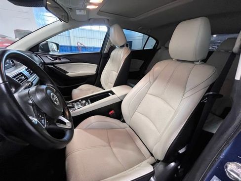 Used 2018 MAZDA MAZDA3 Grand Touring image 21