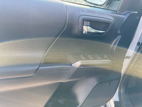 Used 2020 Toyota Tacoma TRD Sport w/ TRD Premium Sport Package image 10