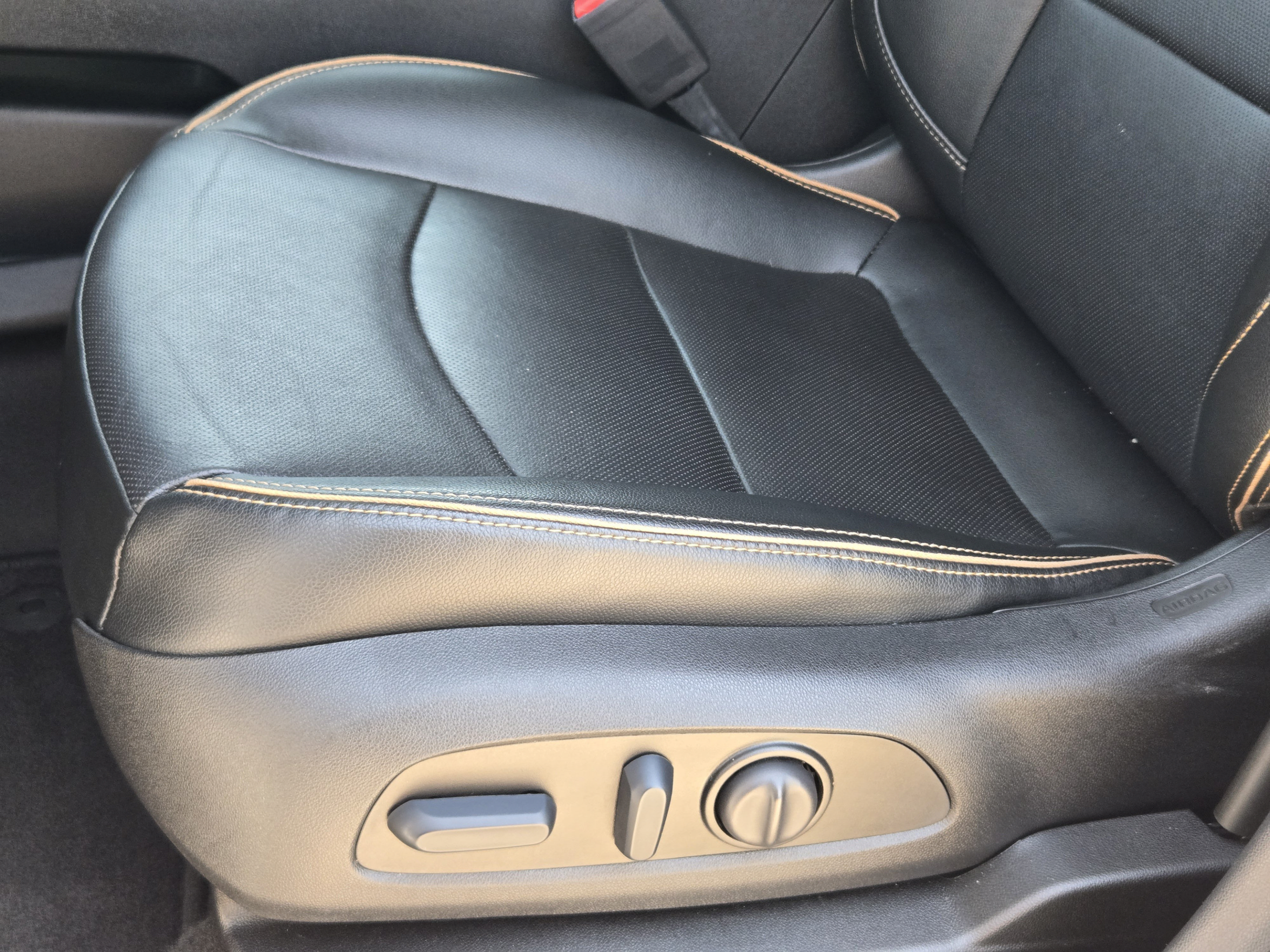 Used 2023 GMC Terrain AT4 AWD/4WD image 21
