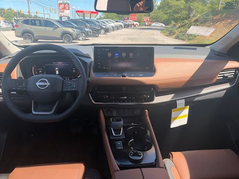 New 2026 Nissan Rogue Platinum AWD/4WD image 13