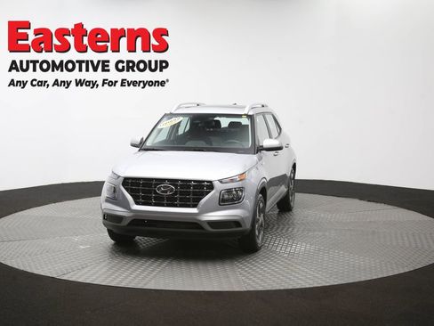 Used 2025 Hyundai Venue SEL FWD image 54