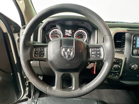 Used 2019 RAM 1500 Classic SLT AWD/4WD image 17