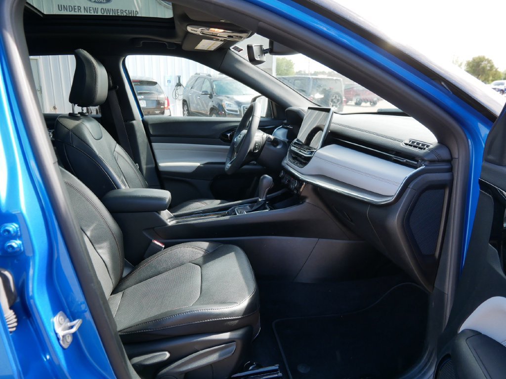 Used 2023 Jeep Compass Limited w/ Sun and Sound Group AWD/4WD image 13