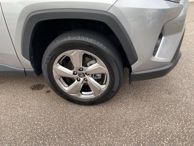 Used 2020 Toyota RAV4 Limited AWD/4WD image 28