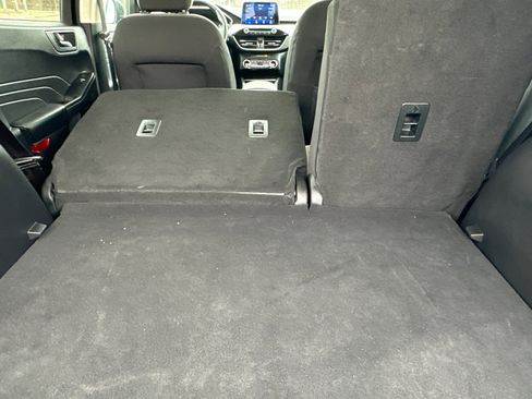 Certified 2022 Ford Escape SE w/ SE Sport Appearance Package image 16