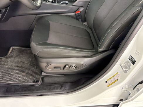 Used 2025 Jeep Grand Cherokee Laredo X AWD/4WD image 15
