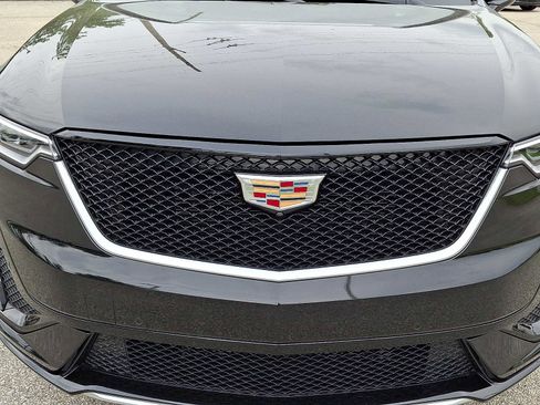 Certified 2024 Cadillac XT6 Sport w/ Technology Package AWD/4WD image 9