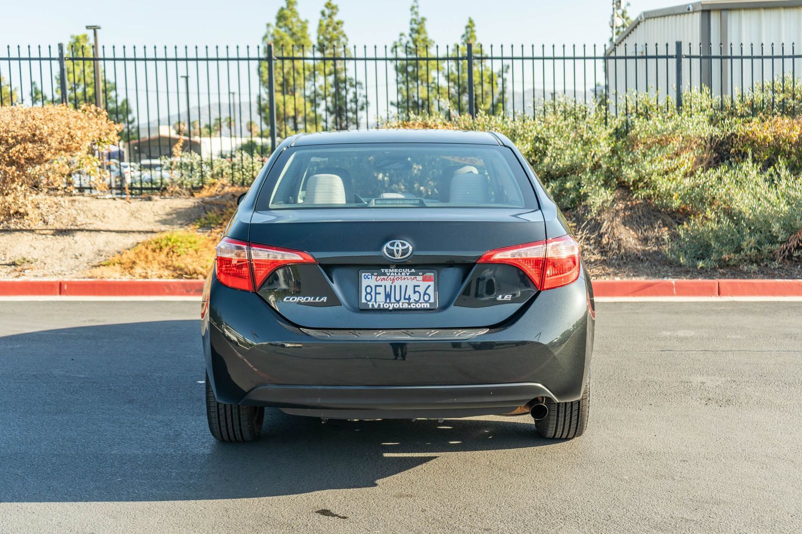 Used 2019 Toyota Corolla LE w/ Carpet Mat Package (TMS) FWD image 8