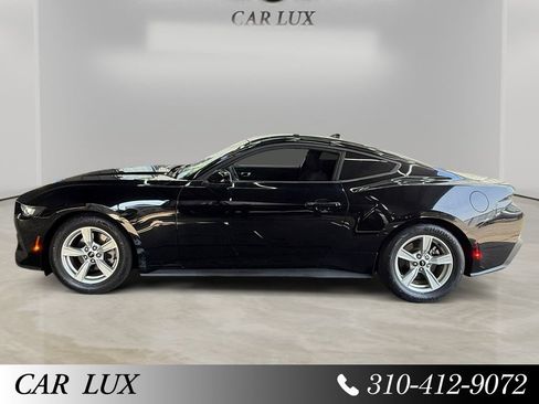 Used 2024 Ford Mustang Coupe RWD image 2