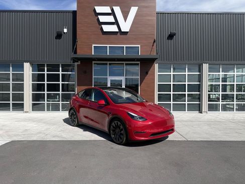 Used 2023 Tesla Model Y Performance AWD/4WD image 1