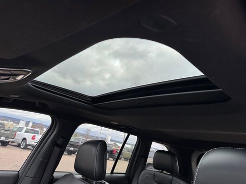 Used 2023 Jeep Grand Cherokee Altitude image 8