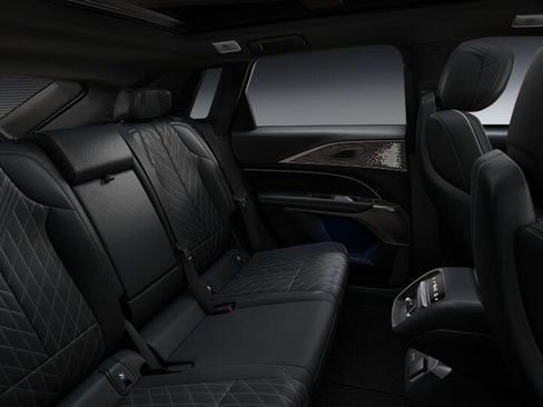 New 2026 Cadillac Lyriq V AWD/4WD image 36