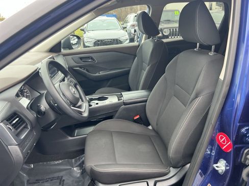 Used 2023 Nissan Rogue S image 13