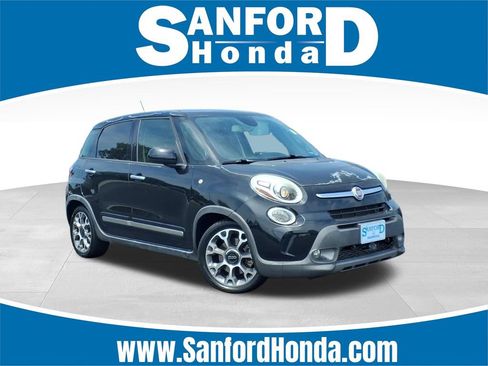 Used 2014 FIAT 500L Trekking w/ Popular Equipment Group FWD image 1