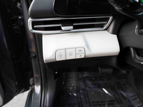 Used 2023 Hyundai Elantra Limited image 11