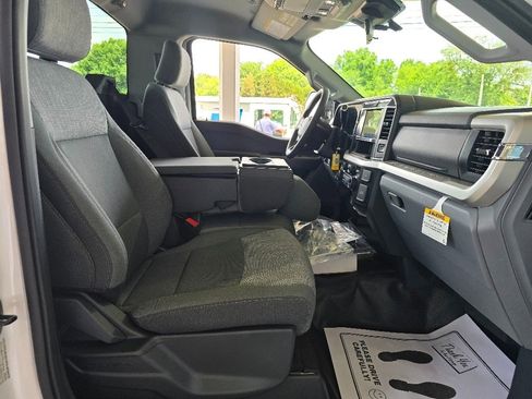 New 2025 Ford F450 XLT image 8