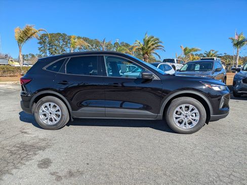 New 2026 Ford Escape Active w/ Active Premium Tech Pack image 3