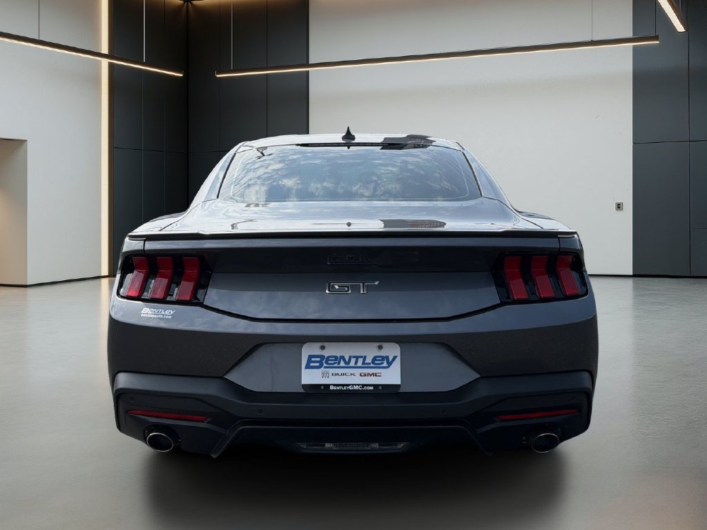 Used 2025 Ford Mustang GT RWD image 5