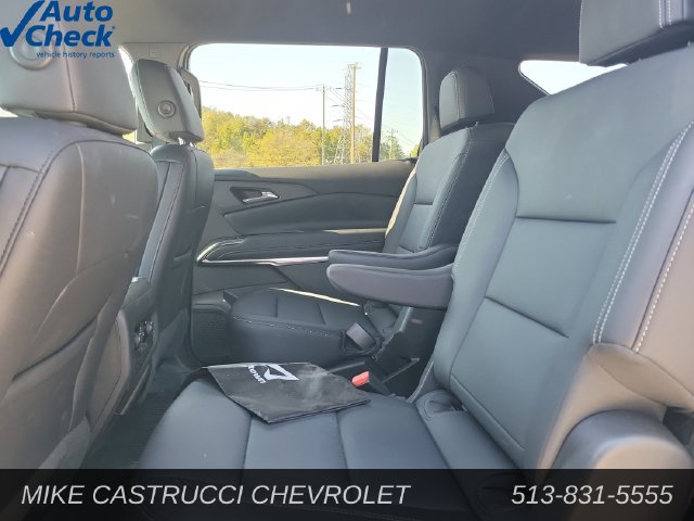 Used 2025 Chevrolet Traverse LT w/ Driver Confidence Package FWD image 24