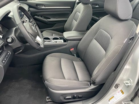 Certified 2021 Nissan Altima 2.5 SV w/ SV Premium Package AWD/4WD image 5