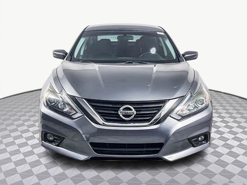 Used 2018 Nissan Altima 2.5 SR image 2