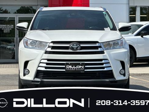 Used 2018 Toyota Highlander XLE w/ Carpet Mat Package (TMS) FWD image 9