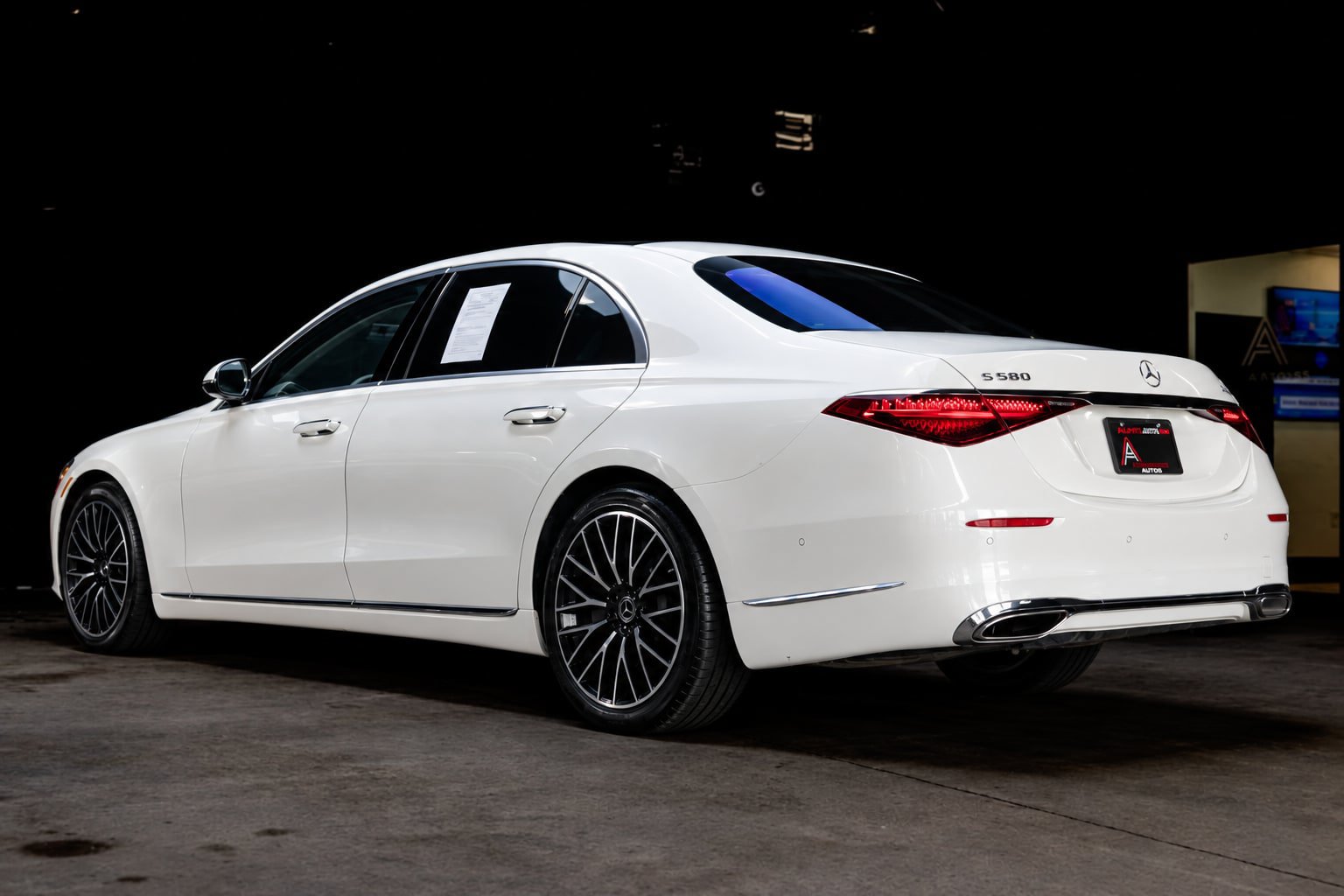 Used 2022 Mercedes-Benz S 580 4MATIC Sedan image 5