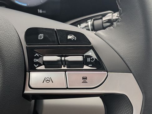 New 2026 Hyundai Elantra Limited FWD image 29