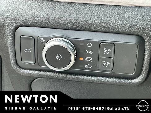 Used 2021 Ford Explorer Limited w/ Equipment Group 301A AWD/4WD image 20