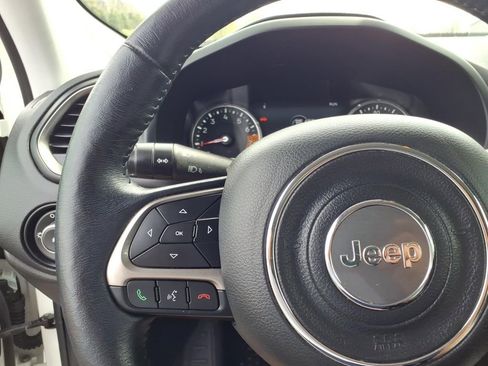Used 2022 Jeep Renegade Limited AWD/4WD image 20
