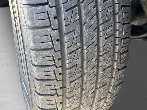 Used 2020 Dodge Grand Caravan SE w/ UConnect Hands-Free Group image 32