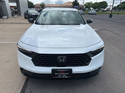 Used 2025 Honda Accord Sport image 9