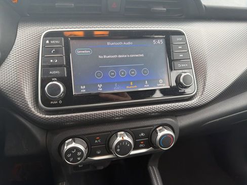 Used 2018 Nissan Kicks S w/ Exterior Package FWD image 9