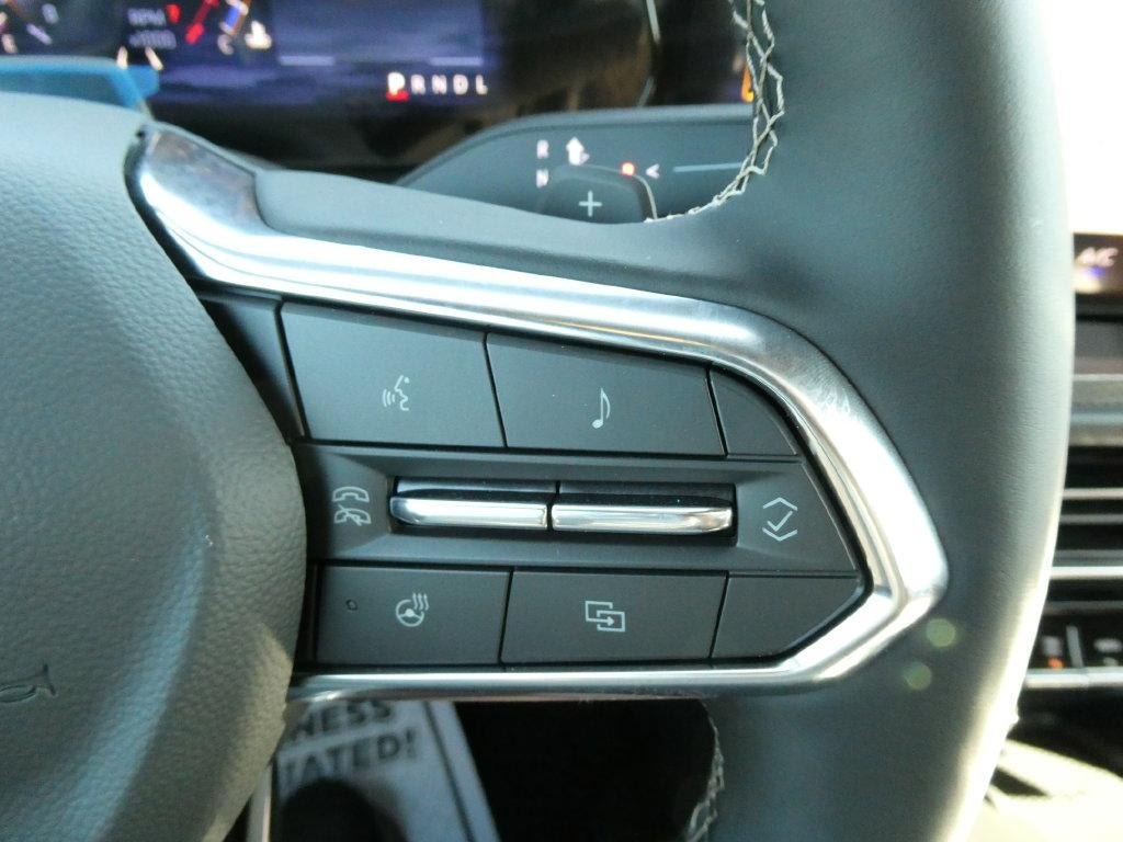 New 2027 Chevrolet Traverse Z71 w/ Enhanced Driving Package AWD/4WD image 22