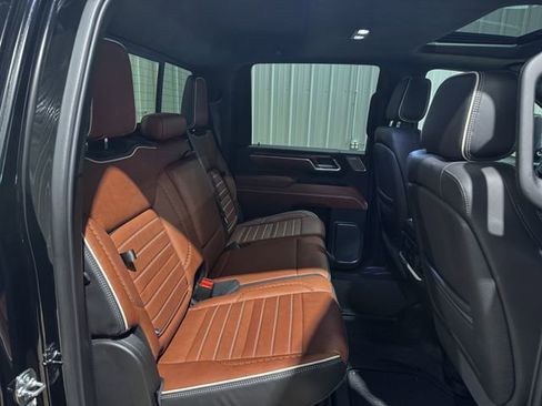 Used 2025 GMC Sierra 3500 Denali Ultimate image 24