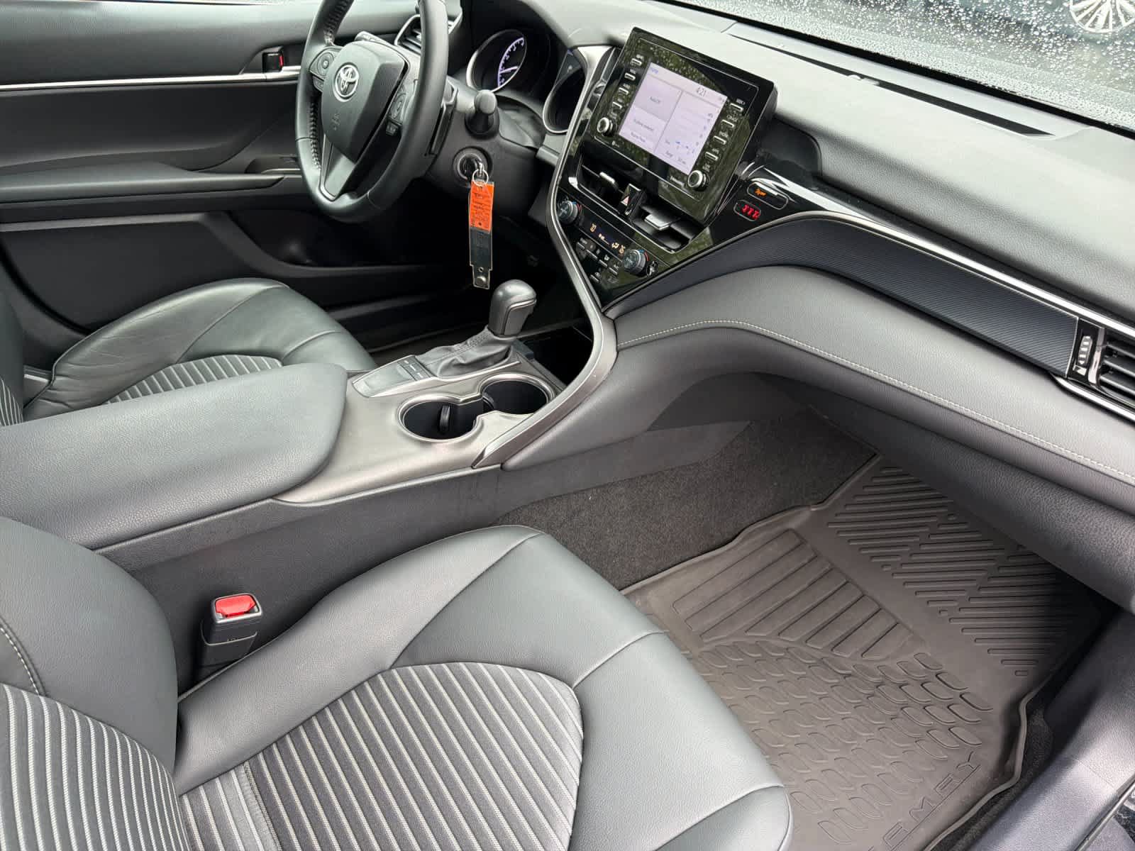 Used 2024 Toyota Camry SE FWD image 15