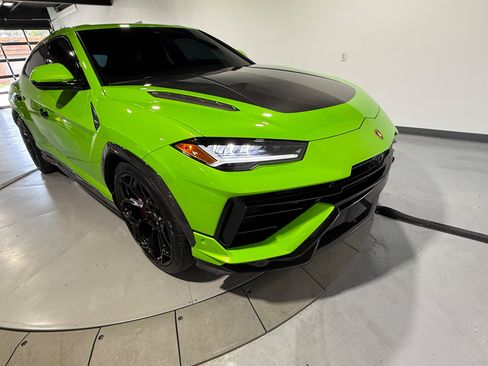 Used 2024 Lamborghini Urus Performante AWD/4WD image 9