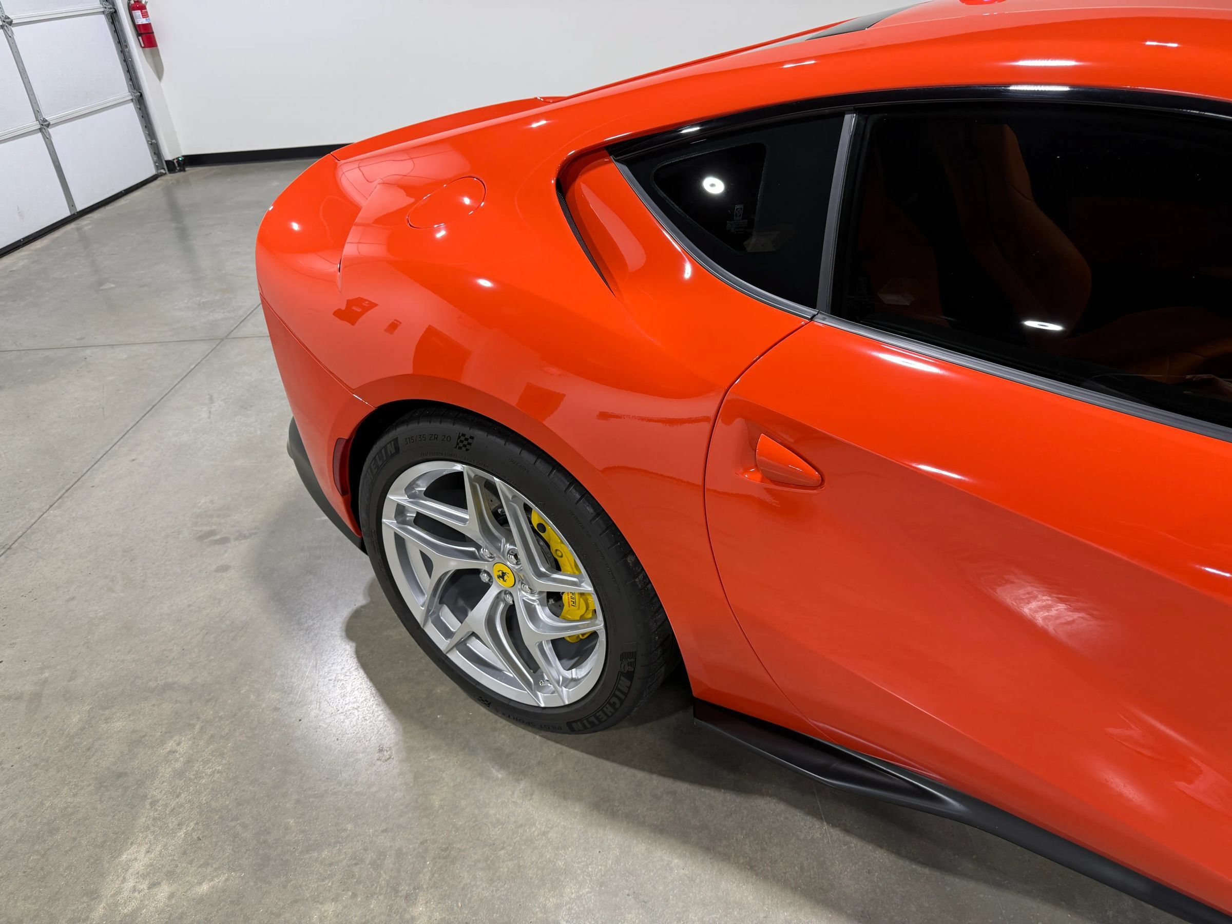 Used 2020 Ferrari 812 Superfast RWD image 29