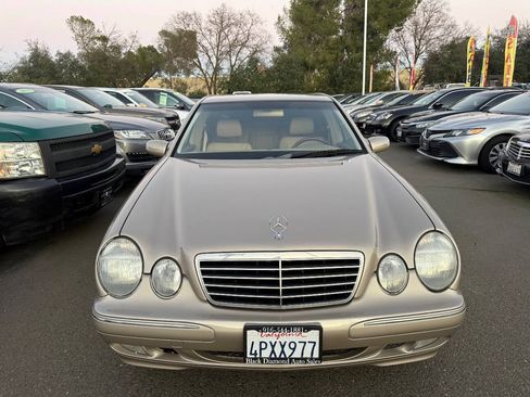 Used 2001 Mercedes-Benz E 320 Sedan image 2