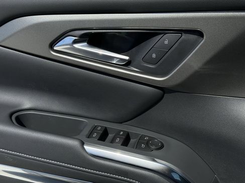 New 2026 Chevrolet Traverse LT image 18