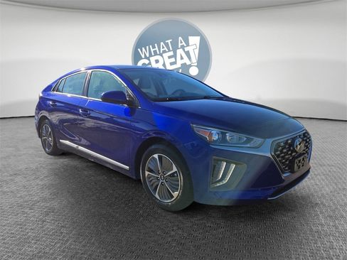 Used 2022 Hyundai Ioniq SE image 1